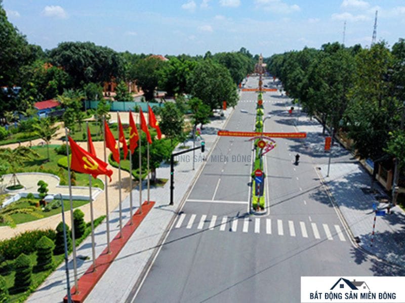 Phú Giáo có nhiều lợi thế so với các khu vực phát triển công nghiệp khác đất khu công nghiệp Phú Giáo