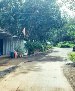 Đường bê tông xe hơi vào lô đất tại xã Đồng Tâm.