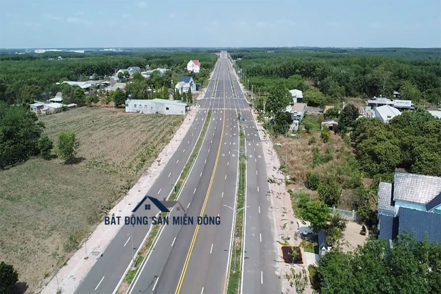 Tuyến số 3 nhìn từ trên cao đi qua đường xuyên tâm Đồng Phú tuyến số 3 cắt qua đường xuyên tâm đồng phú